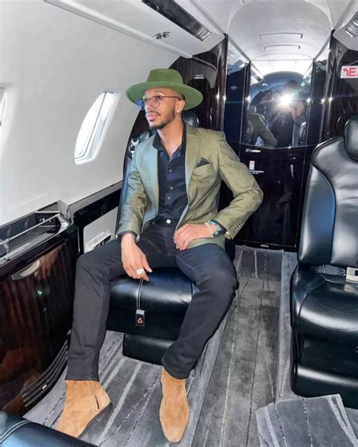 Biography, Net Worth, Mom, And Height