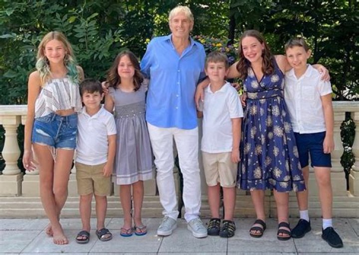 John Boltons Daughter correo ·