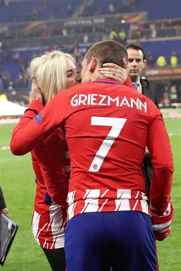 Meet Mia, Amaro & Alba Griezmann ·