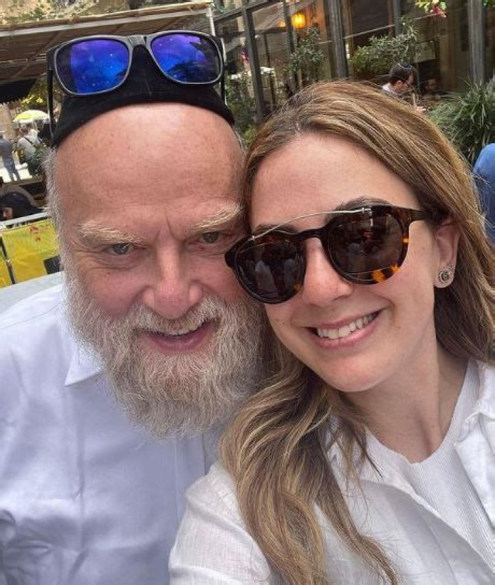 Unveiling The Legendary Jewish Voice: Michoel Schnitzler's Wife Revealed